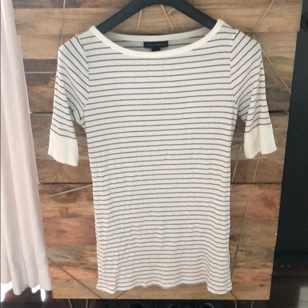 Pea in the pod white shirt